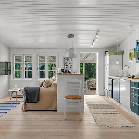 With A Fireplace 07 בית נופש *