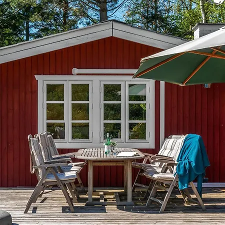 With A Fireplace 07 בית נופש